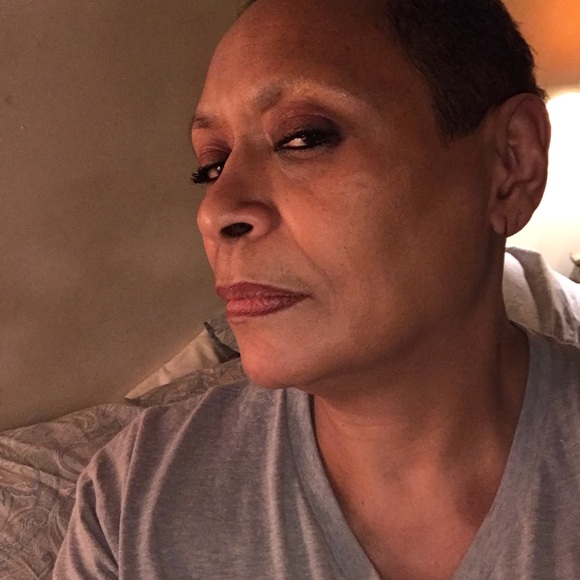 Meet your Posher, Annette - Picture 1 of 1